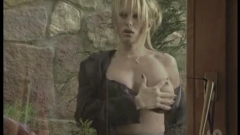 Femme regarde mari baiser infirmière sexy en bas - Anus & Sucette