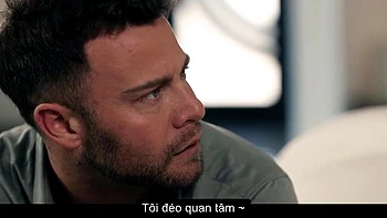 Baiser cette blonde coquine avec gorge poilue