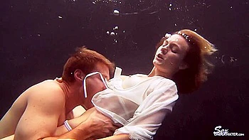 Taylor Dare's Wild Underwater Fuck Fetish