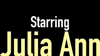 Julia Ann milf cougar aux gros seins en grosse baise