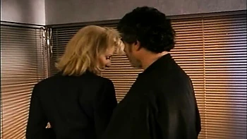 Mamá MILF swinger follada anal con varias corridas