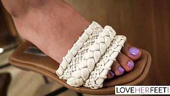 Jay and Clara's hot toe sucking footjob fetish