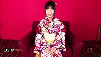 Blonde Japanese Milf Chiharu Gives Expert BJ