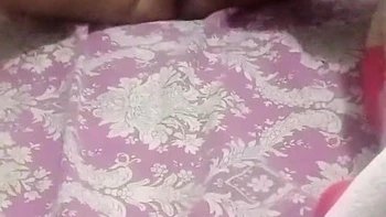 Hot Indian Brunette Amateur Pussy On Phone