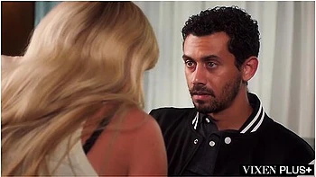 Anal-Hungry Milf Savannah Bond Seduces Stepson's Friend