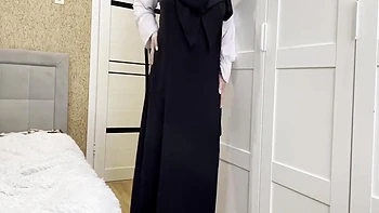 Hot Arab Stepmom In Stockings Gives Joi