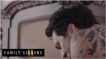 Bombshell Milf Gets Her Trimmed Pussy Licked And Pounded By Her Stepson With Small Hands And Jasmine Jae