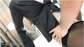 新女教师被当成男校性教育教材 Jav影片