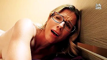 Stepmom Is Stuck Making The Bed In Our New House