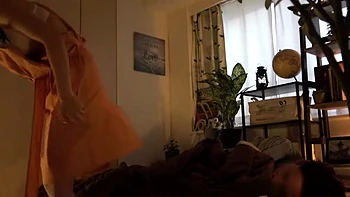 癒し系美女が朝から大開脚クンニとフェラで始まるモーニングセックス