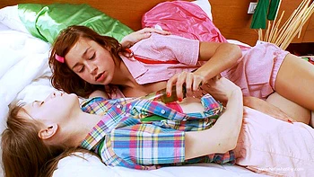 Massage lesbian amateur fingered by lesbian masseuse
